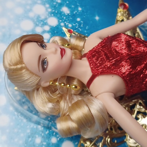 2017 Barbie Star Red Shimmery Holiday Gown Doll Mattel #DYX39 - Picture 2 of 12